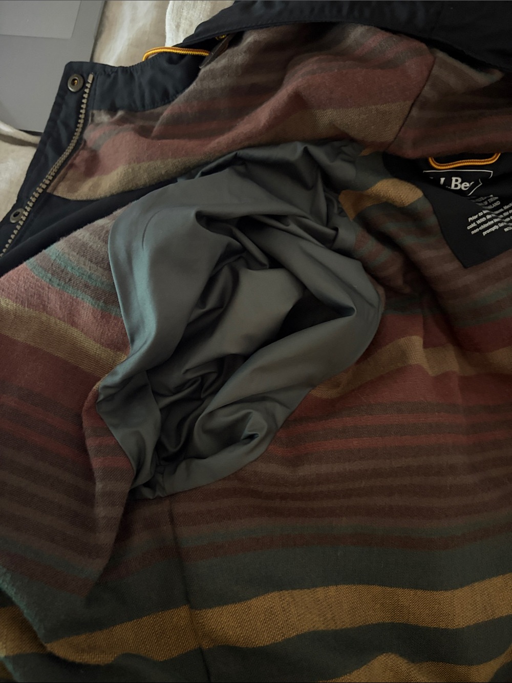 L.L.Bean Women's Black Jacket with Striped Brown and Rust Flannel Lining - Picture 8 of 8